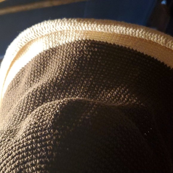 Wooden Ships Hand Knit Packable Sun Hat With Bendable Brim - Picture 4 of 12